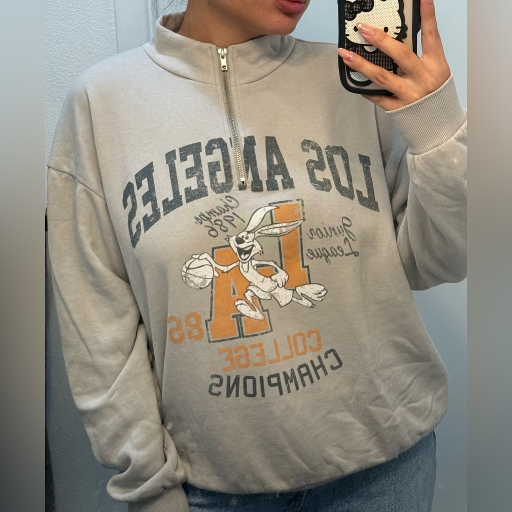 Forever 21 Cream Graphic Sweatshirt
